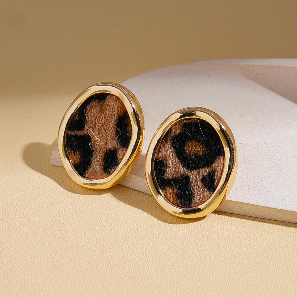 European and American autumn and winter retro geometric round flower leopard print silver needle earrings Maillard niche earrings