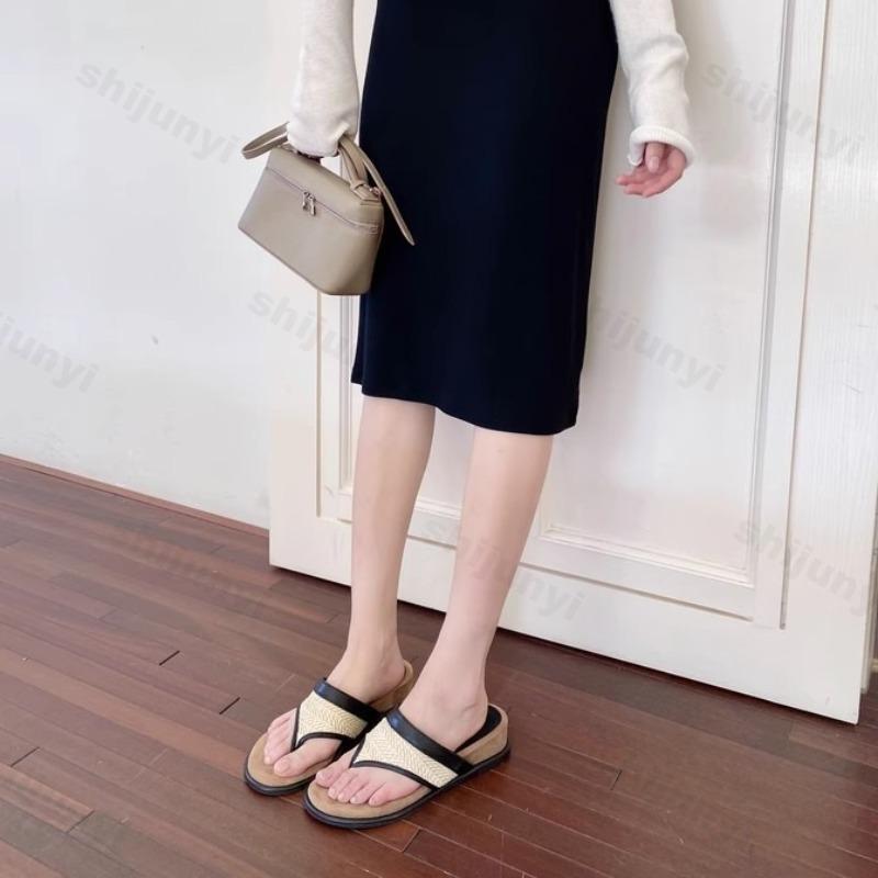 Fashion Soft Soled Woven Designed Casual Flip Flops for Women's 2025 Summer New Fashion Comfortable Wedge Slippers Outdoor Beach Sandals