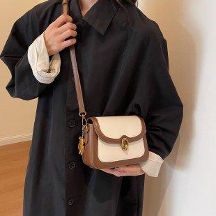 2026 new retro-feeling niche Mori underarm small square bag women's bag versatile winter shoulder messenger bag