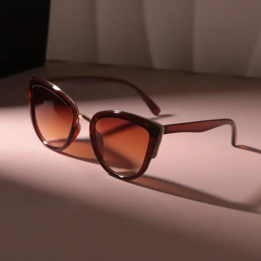 

Stylish Cat Eye Sunglasses Women Men Vintage Brand Mirror Lens Simple Sun Glasses Female Male Cool Colors Other