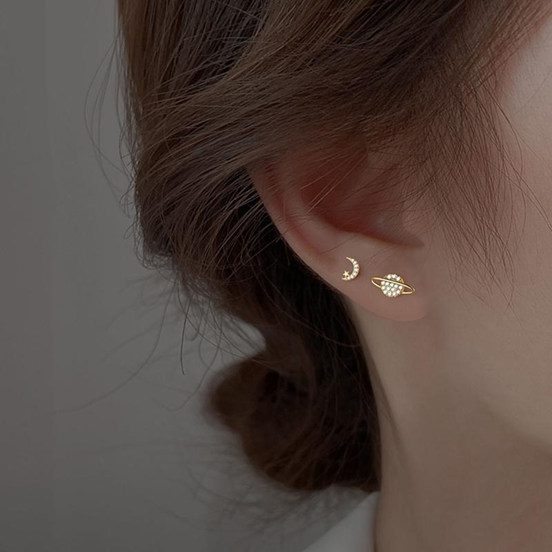Kadınlar İçin Sade Piercing Küpe Uçları Yıldız Ay Zirkon Gümüş Renkli İğneler Tragus Kıkırdak Asimetri Pendiente İnce Takı
