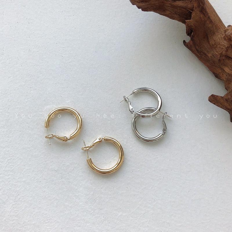 

Серьги-кольца в корейском стиле золотого цвета - Модный тренд 2024 для женщин