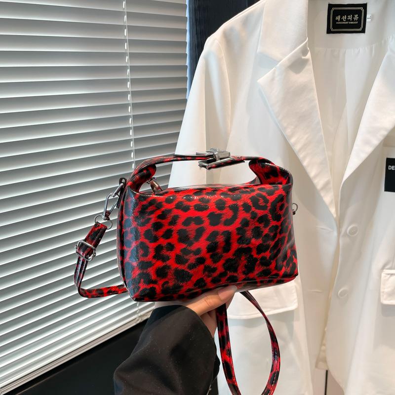 Fashion bag leopard print large capacity bag women's new shoulder bag fashion foreign style messenger bag