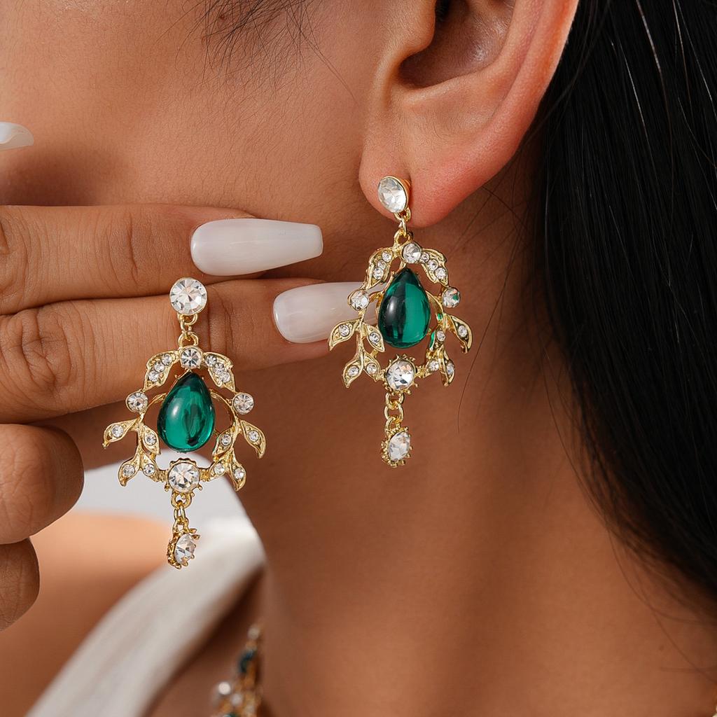 Mood kaelakee naiste ehete jaoks