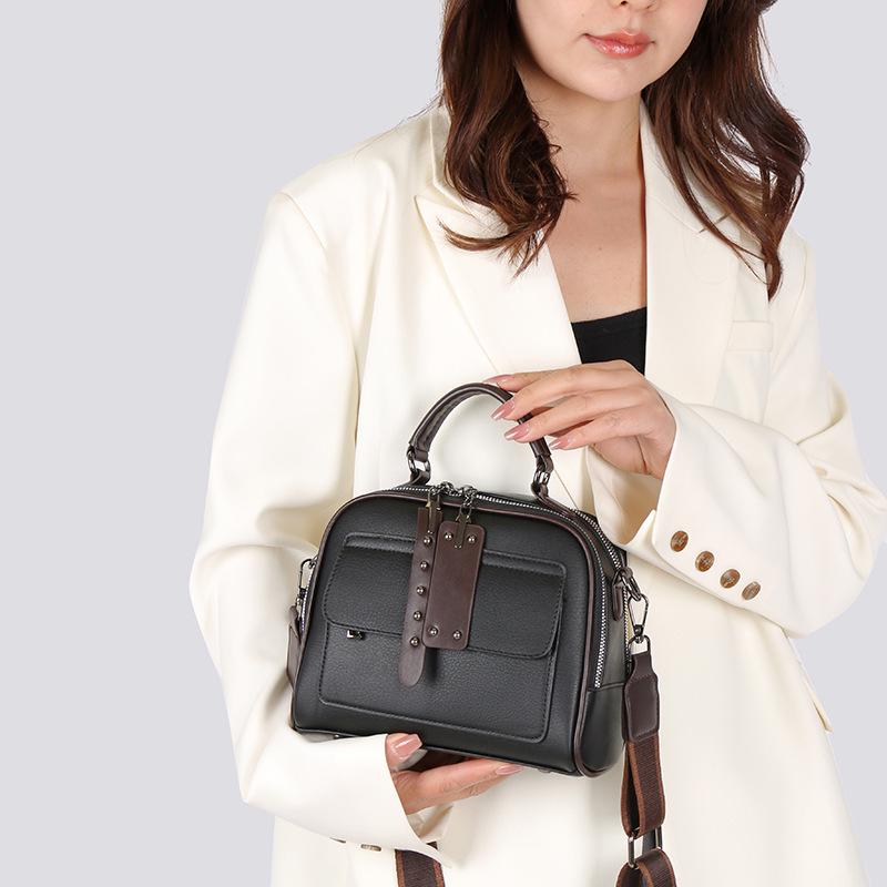 Crossbody Tote Shoulder Bag: 2026 Retro Niche Texture Small Square Women's Travel Casual Bag