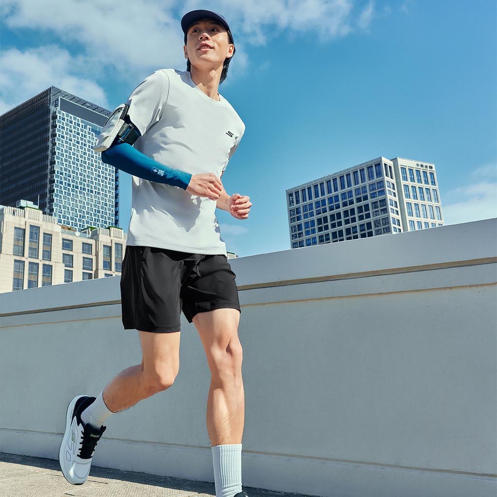 Skechers Solid Color Mid-Rise Running Comfortable Quick-Dry Cool Casual Shorts Men Shorts Carbon-Black P224M053-0018