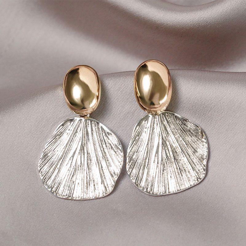 2025 Luxury Flower Shell Pearl Stud Earrings: Elegant Niche Design for Women