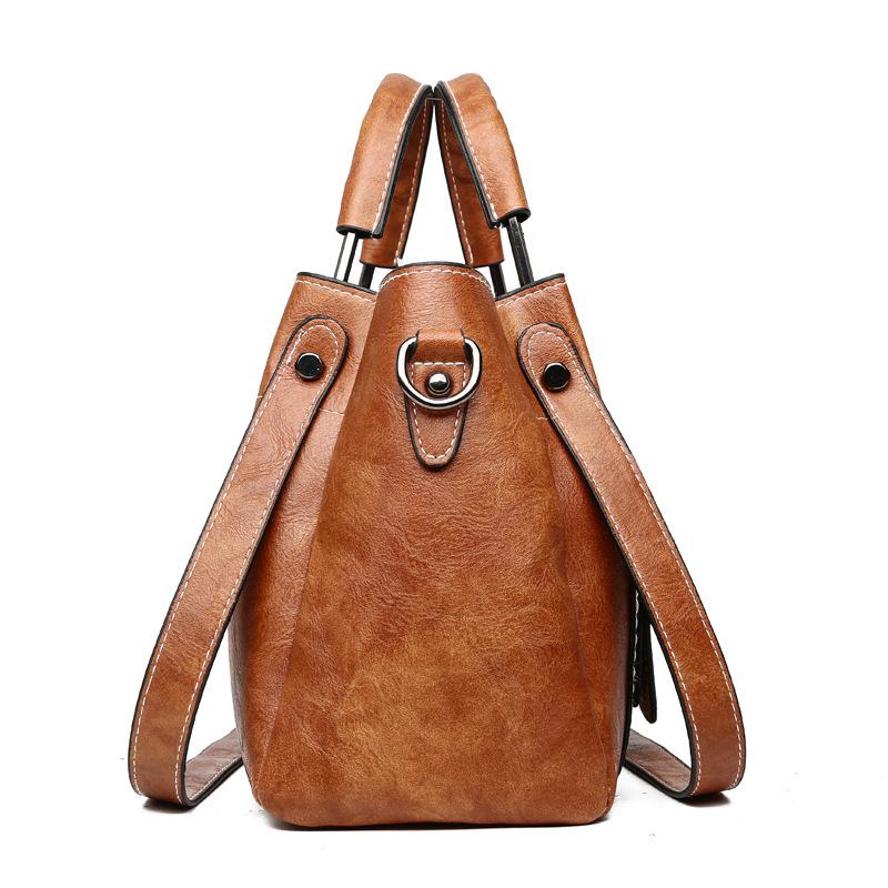 Kabelka Fuga Ni 2020 Oil Leather Železná rukojeť Silná linie Bucket Bag Kabelka přes rameno