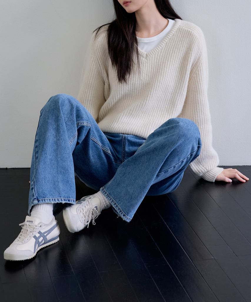 KNOWING Alpaca Oversized V-Neck Knit (Cream)