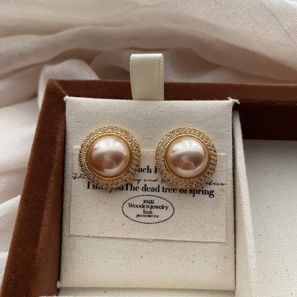 Leichter Luxus Schwerindustrie Diamantbesetzte Diamantförmige Spleiß-Steckohrringe Für Damen, Einzigartiges Designgefühl, Modische Eleganz, High-End