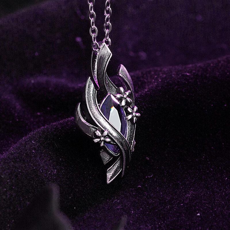 Cartoon Kuroma Tong Sakura Heart Of The Night Pendant Second Dimensional Anime Peripheral Doujin Necklace Gift Sweater Chain