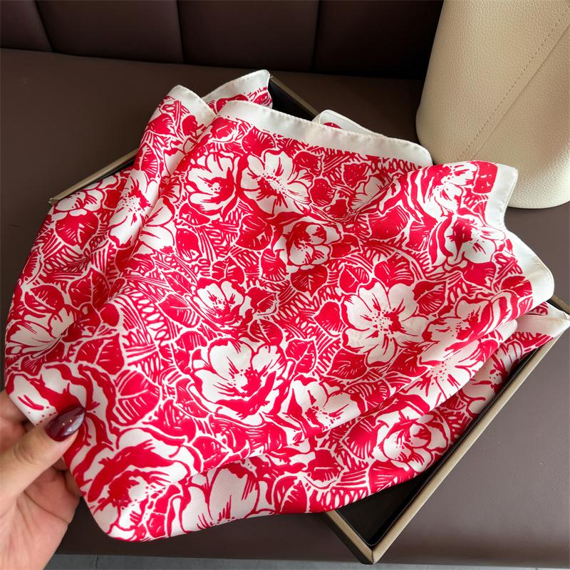 New Summer Sunscreen Print 70cm Square Beach Satin Scarf Casual Elegant Thin Breathable Neck Women Head Wrap Hair Scarves