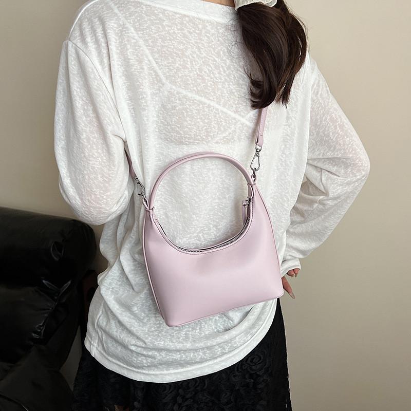 Pu Moon Shape Handbag For Women Summer Casual Fashion Purse With Zipper Closure