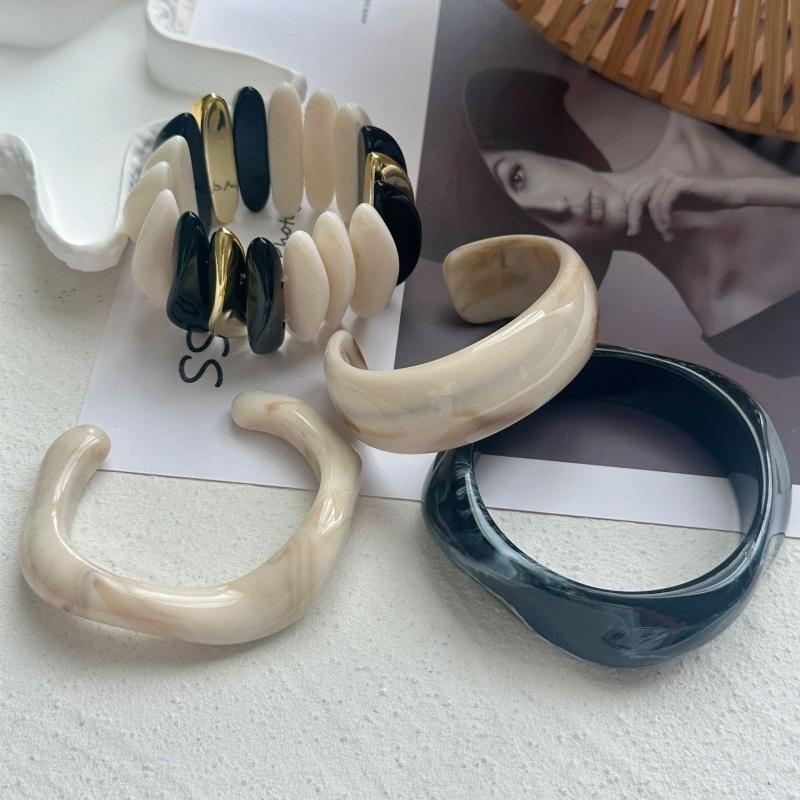 Schwarz Beige Dickes Harz Acryl Elastische Armreifen Geometrisch Unregelmäßig Breite Manschette Armreifen Armbänder Für Frauen Ästhetisch