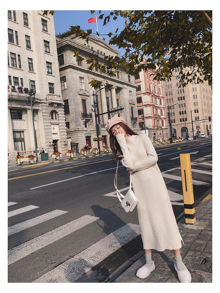 2024 Mittellanges Lockeres Strickkleid: Herbst/Winter Koreanischer Stil Überknie Gestricktes Damenkleid