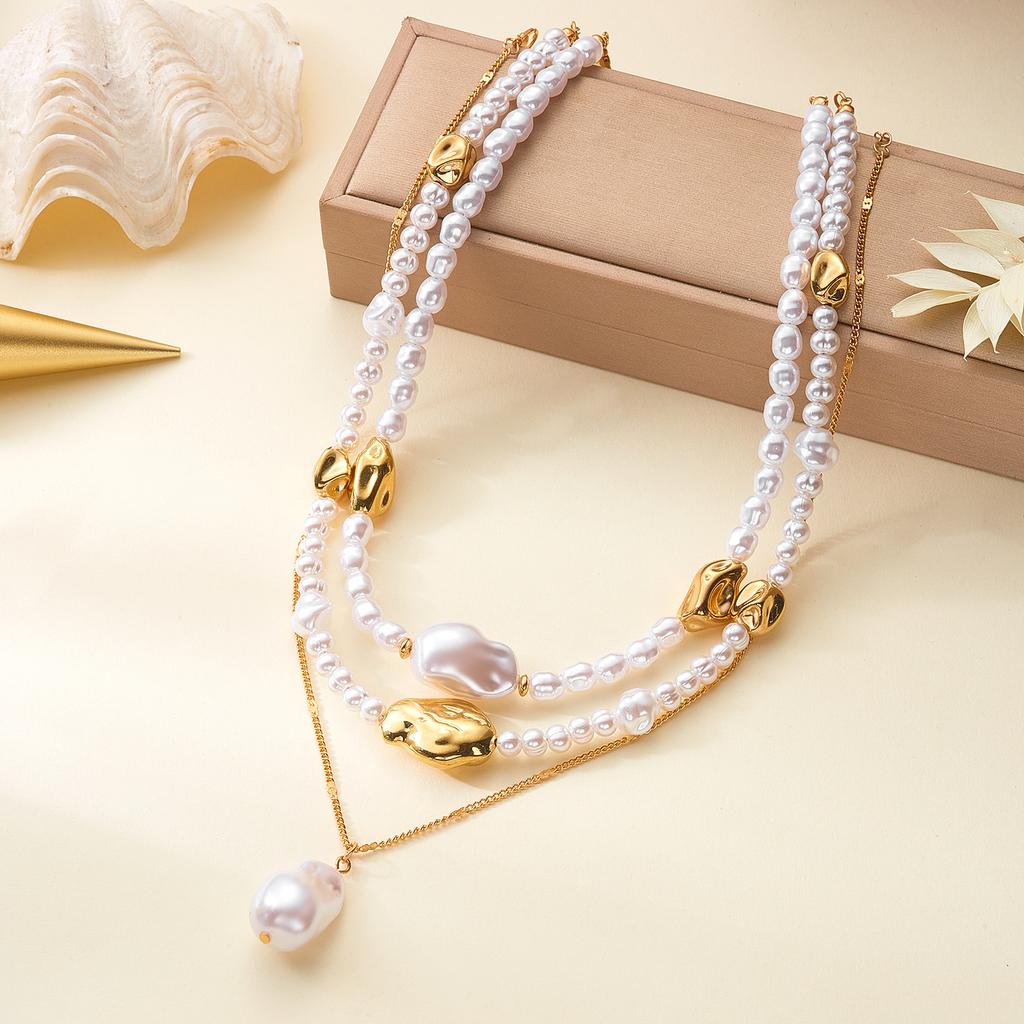 Exquisite Baroque Imitation Pearl Necklace for Women Minimalist Irregular Heart Shape Layered Chain Friendship Jewelry Gifts