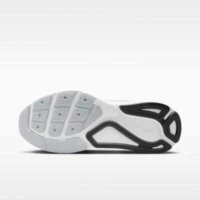 Nike Structure 26 White Black (Women's)