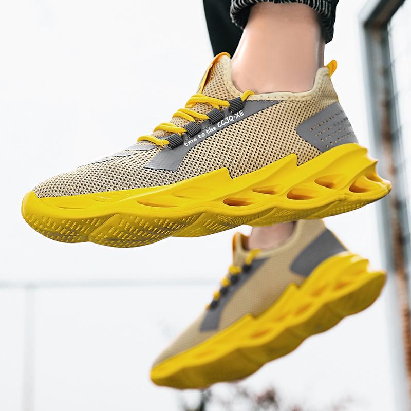 Spring and Autumn New Flying Weaving Sneakers Casual Shoes Running Shoes Breathable Shoes