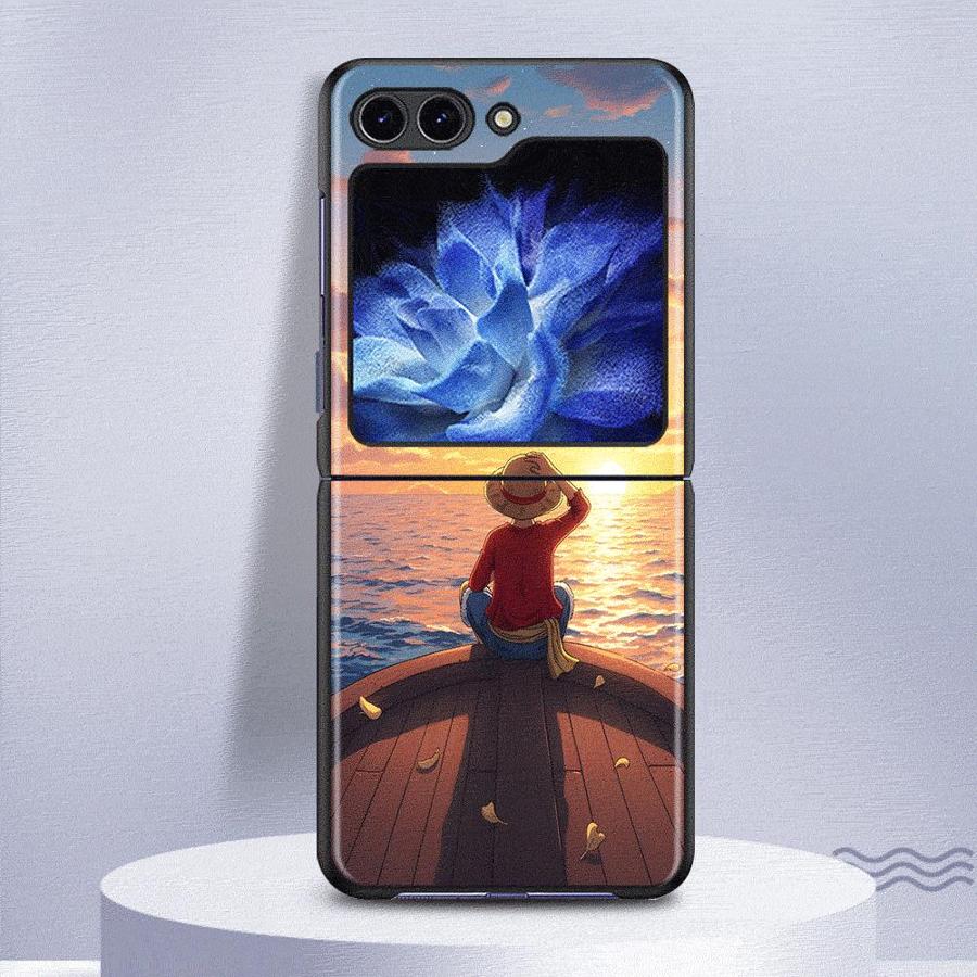 

One Piece Cartoon Luffy Back Phone Cover Funda Case for Samsung Galaxy Flip5 Z Flip 7 6 5 4 3 Flip4 Flip3 Flip6 Flip7 FE Galaxy Z Flip5
