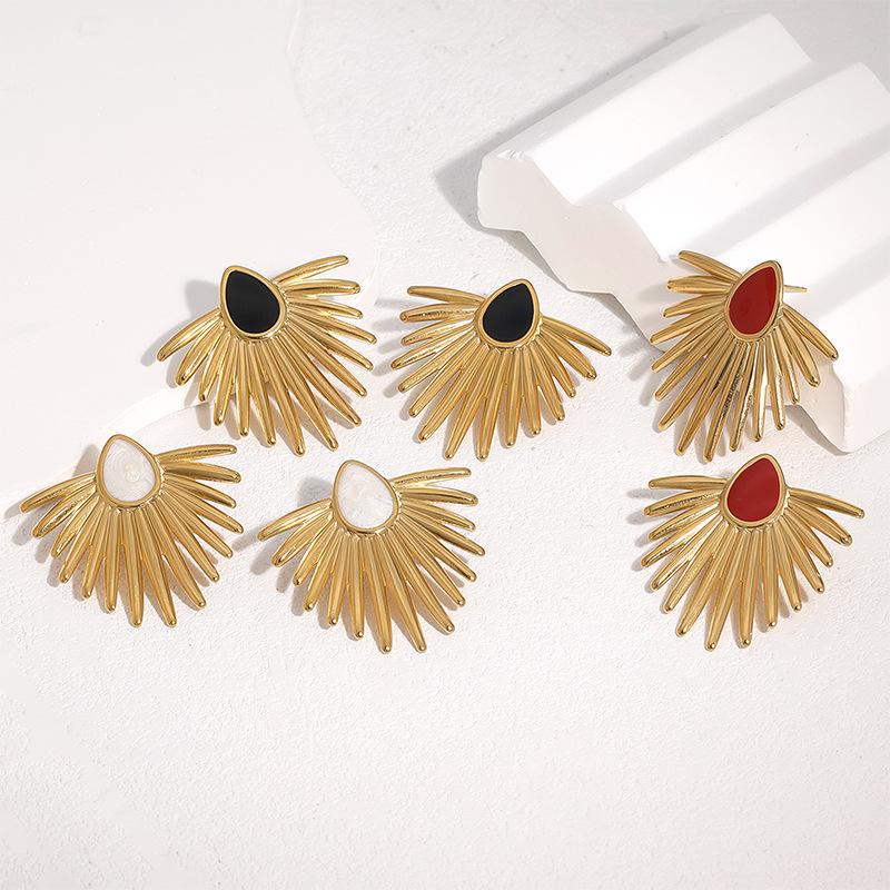 Hypoallergenic Stainless Steel Drip Fan Stud Earrings Personalized Fashion Light Luxury 18k Gold Non-fading Earrings