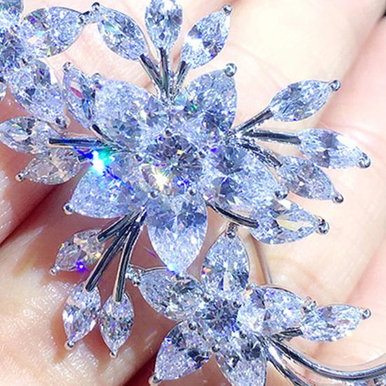 Floral Design Brooch with Cubic Zirconia Inlaid Non-Slip Buckle Scarf Badge Coats Sweaters Hats Bags Accessories