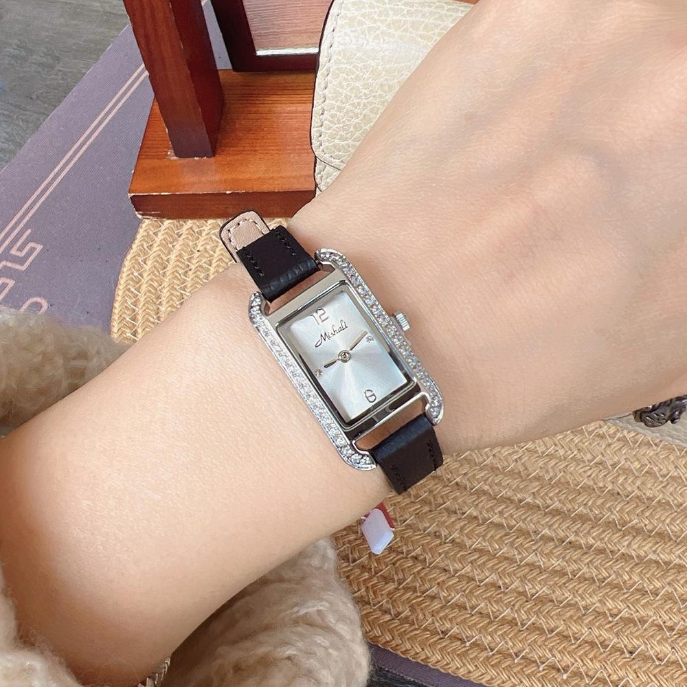 Luxus quadratische Damenuhr Tongfeng Muse Uhr Einfache Atmosphäre Vielseitige Quarzuhr