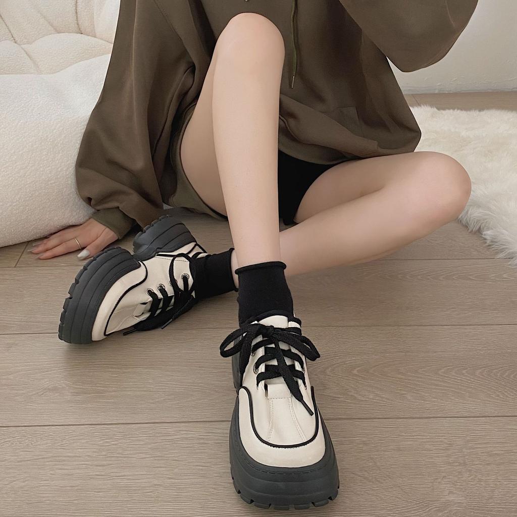 Women's Round Head Trainers | Flat