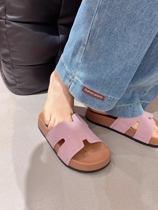 Fashion platform slippers women's 2025 summer new seaside open-toed one-word slippers small fragrant style outside wearing beach women's shoes