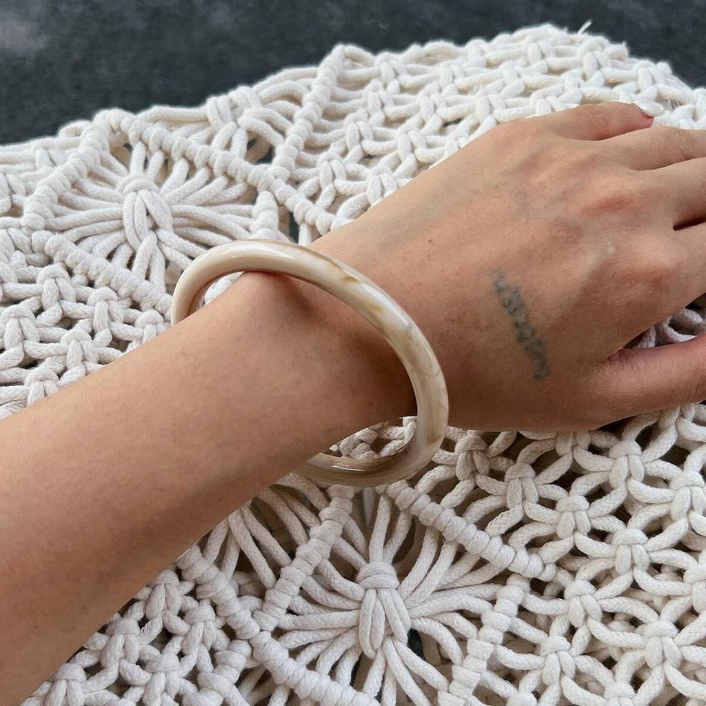 SHIXIN 5 Stile Vintage Braun Off-Weiß Dickes Harz Acryl Armreif Armband für Damen Trend Unregelmäßige Geometrie Rund Breit Armreif