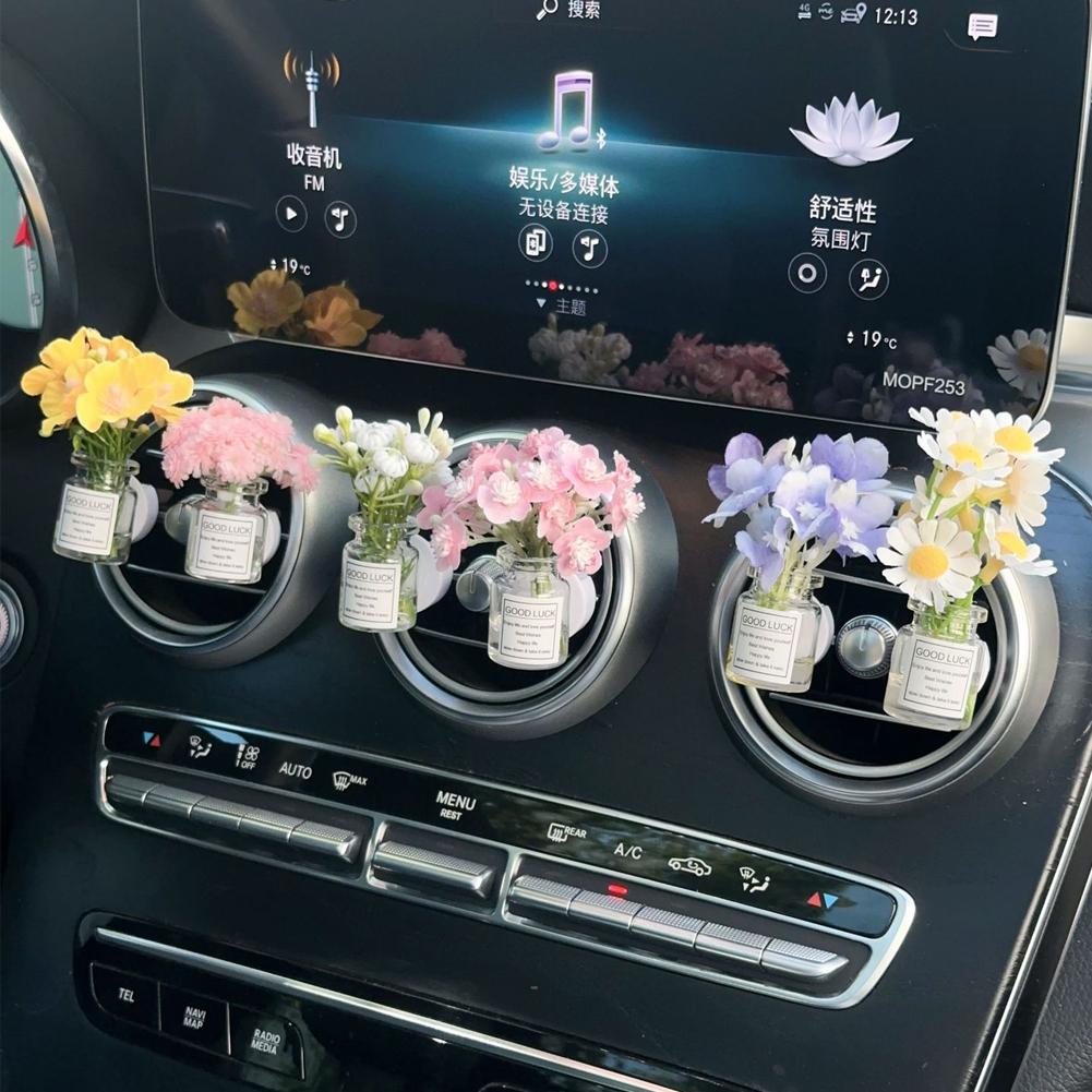 Mini Car Air Outlet Decoration Ornaments Babysbreath Jasmine Vase Glass Micro Landscape Interior Console
