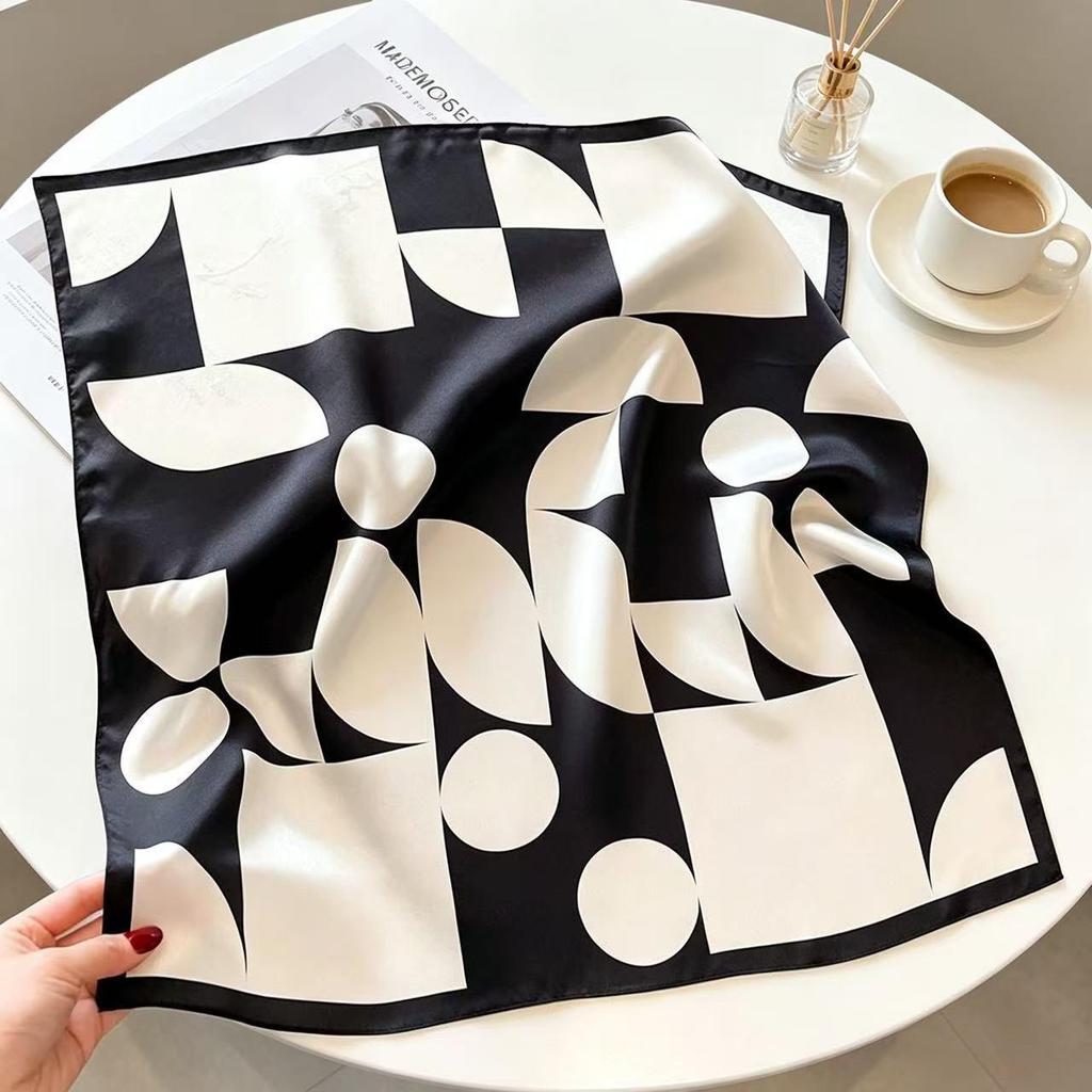 70cm×70cm Retro Paisley Imitation Silk Square Scarf - Versatile Decorative Neck Scarf Shawl