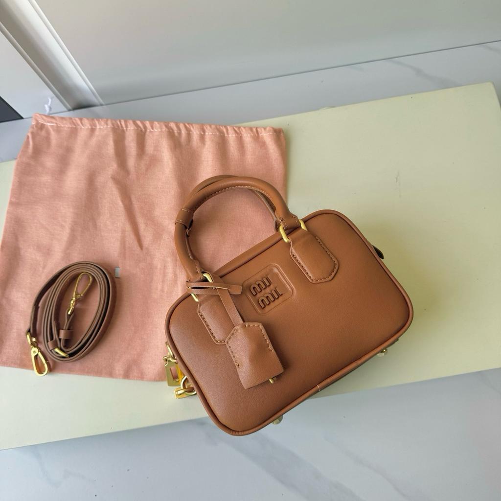 Borsa da Bowling Boston Originale da Donna 2025 Borsa a Mano Retrò di Alta Gamma per Pendolari Borsa a Tracolla Cuscino