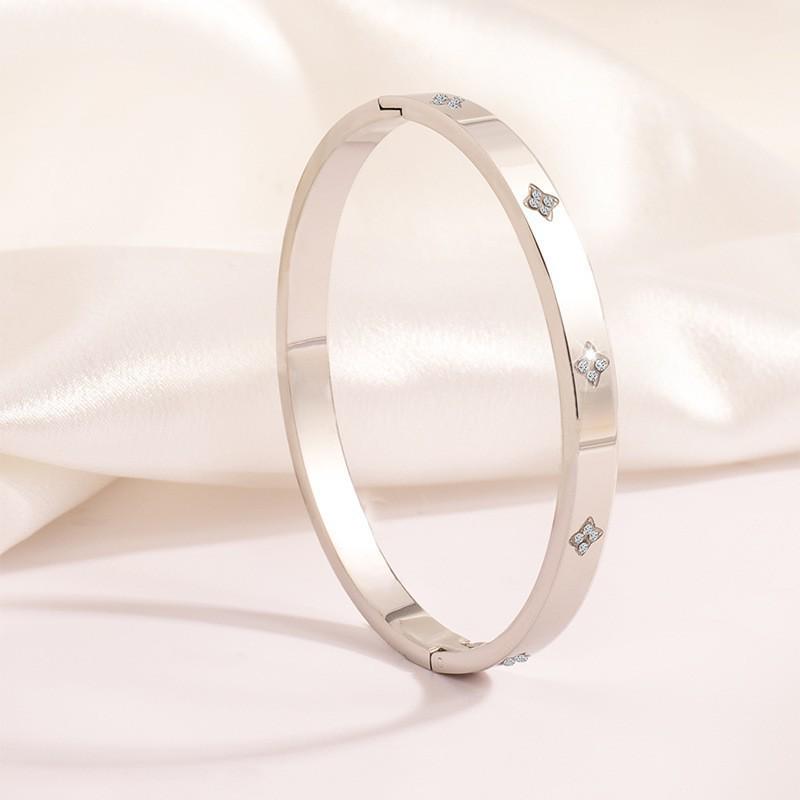 Starry Sky Silver Titanium Steel Bracelet for Women - High-End, Versatile, Full Diamond, Non-Fading Fashion Accessory