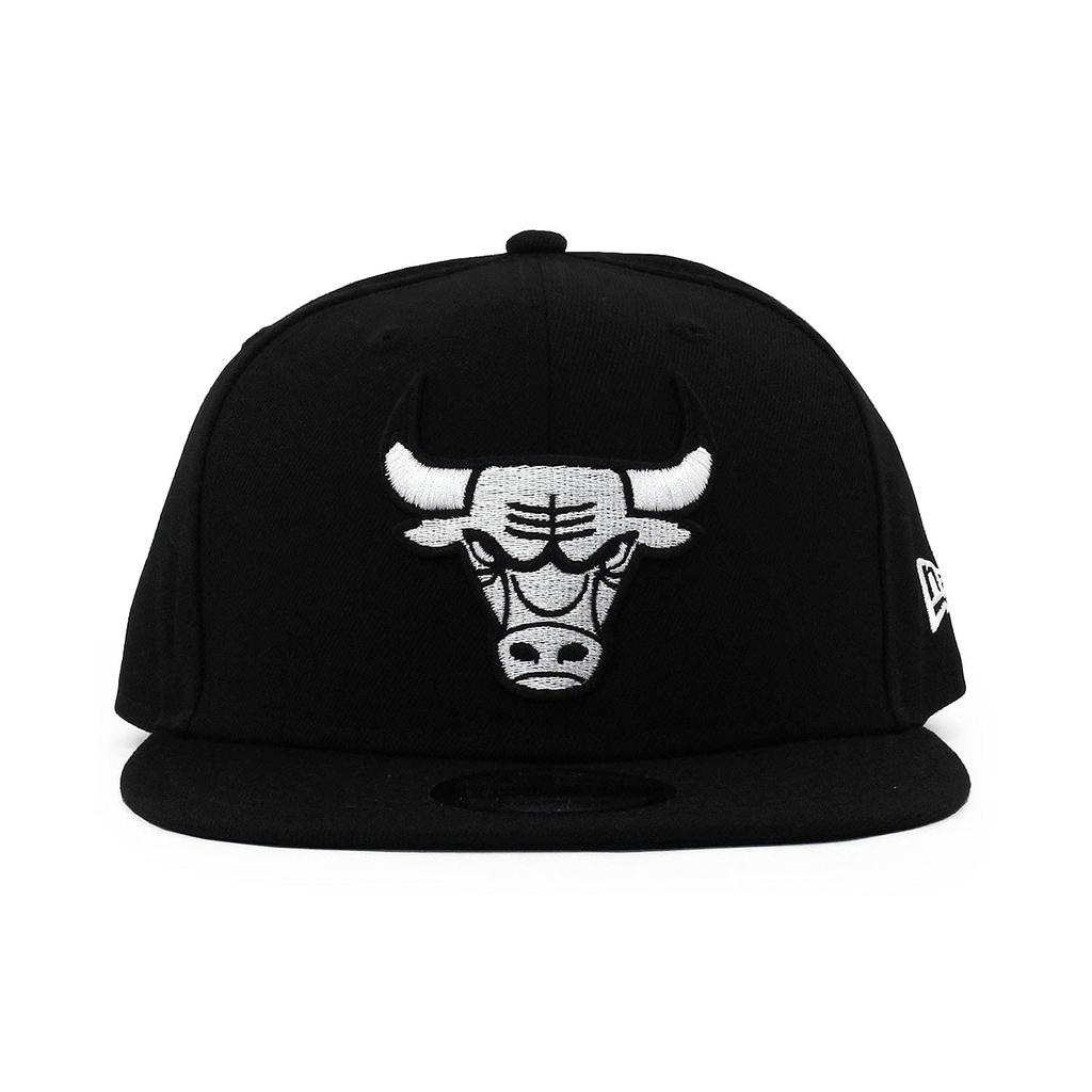 (Nová éra) NEW ERA NBA [TÝMOVÁ ZÁKLADNÍ SNAPBACK VÝCHODNÍ KONFERENCE BLK-WHT] (CHICAGO BULLS) [Použitý]