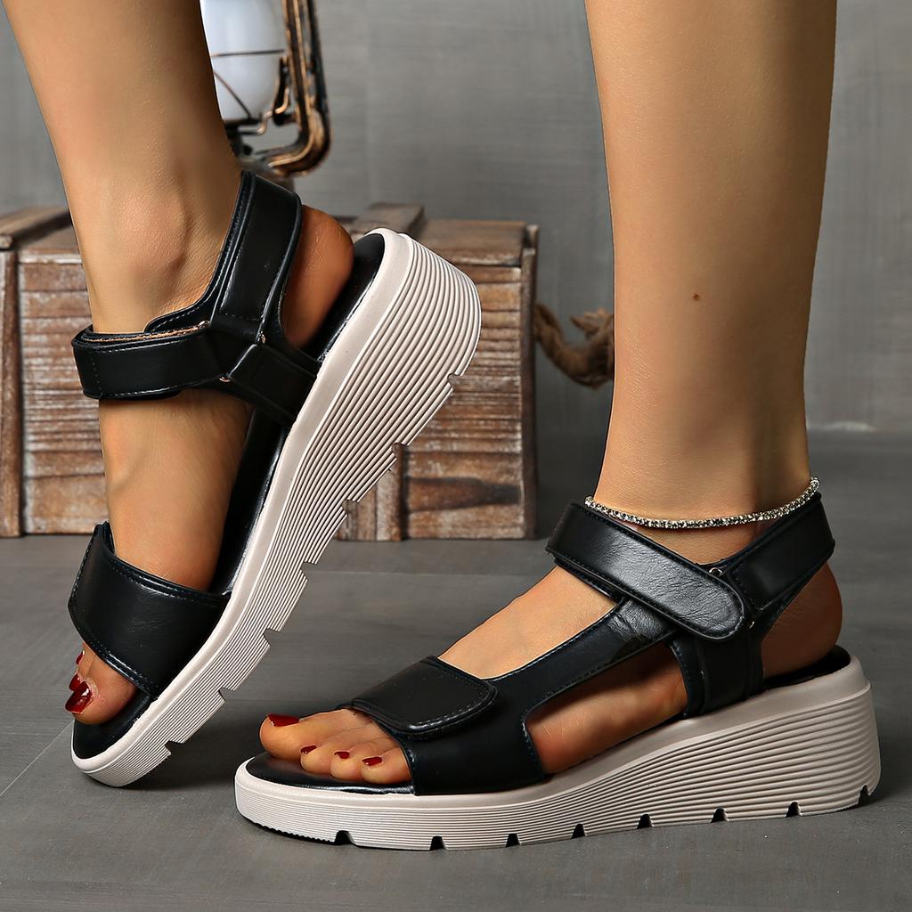 Summer Women's New Sports and Leisure Flat Sandals New Lightweight Soft Sole Versatile Super Soft Beach Shoes