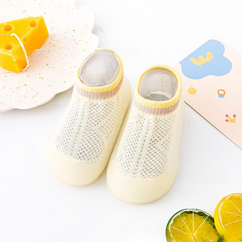 Primăvară și vară Pantofi pentru copii mici, anti-alunecare, plasă pentru bebeluși, respirabili, pentru interior, cu fundul moale, pantofi pentru copii, șosete.