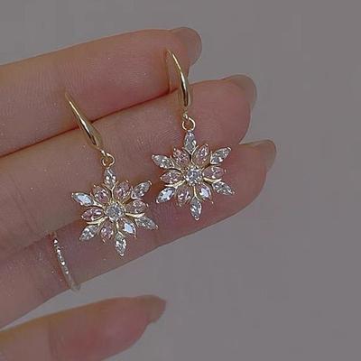Pink Snowflake Earrings New Jewelry Exquisite Zircon Earrings Gifts Fashion Hook Dangle Earrings Christmas Jewelry Gifts