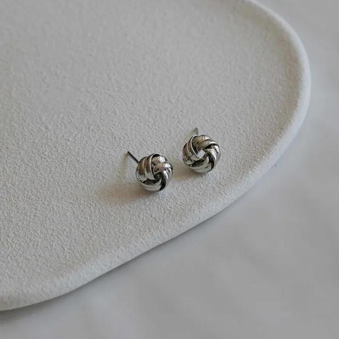_JJ64 Silver Point Twist Mini Earrings