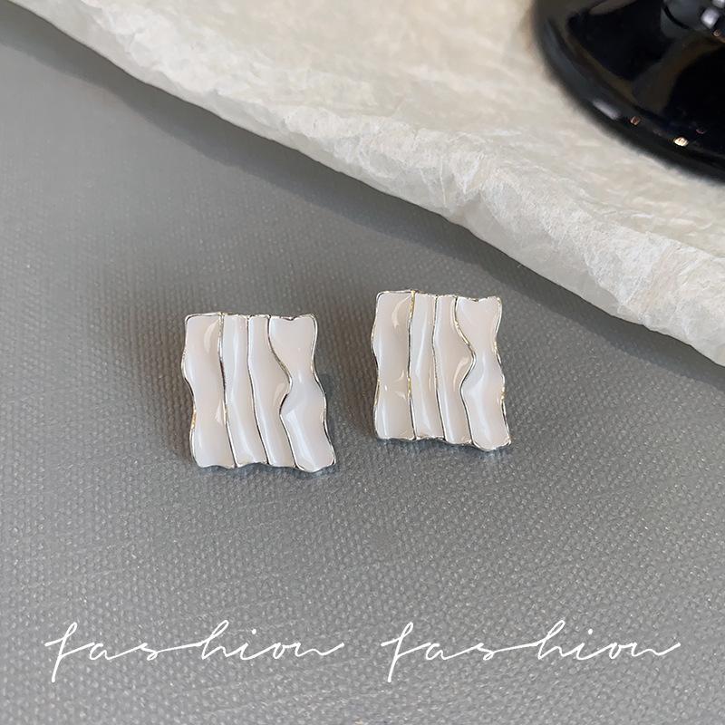 White texture square stud earrings versatile casual design sense exaggerated simplicity big 2025 new ear jewelry
