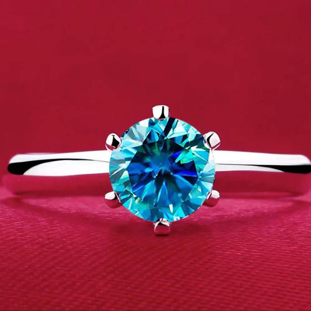 Popular In Japan and South Korea, T Family Classic One-Carat Moissanite Ring for Women