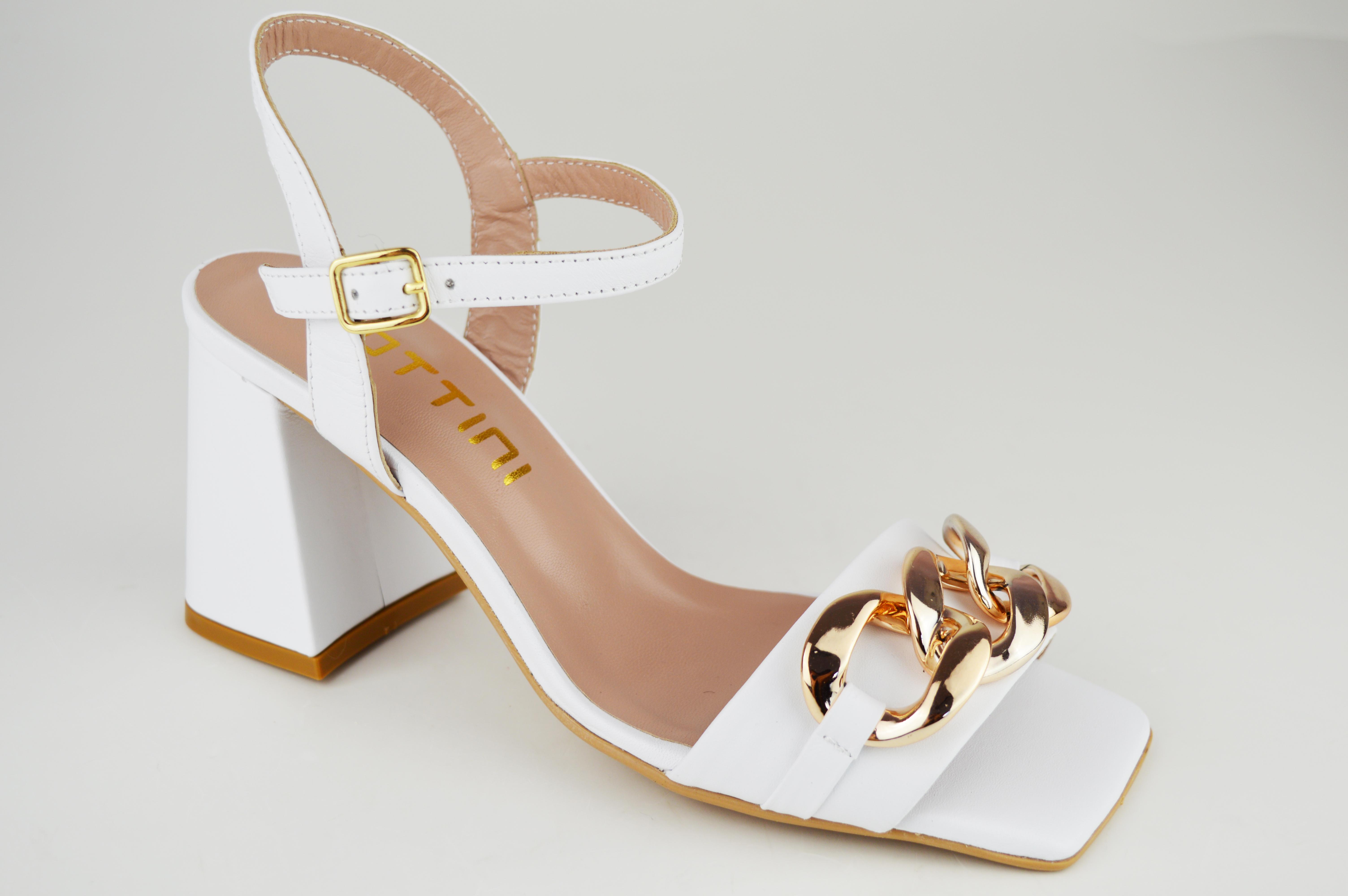 

Босоніжки білі з ланцюгом Lottini 336892 36 39 білий