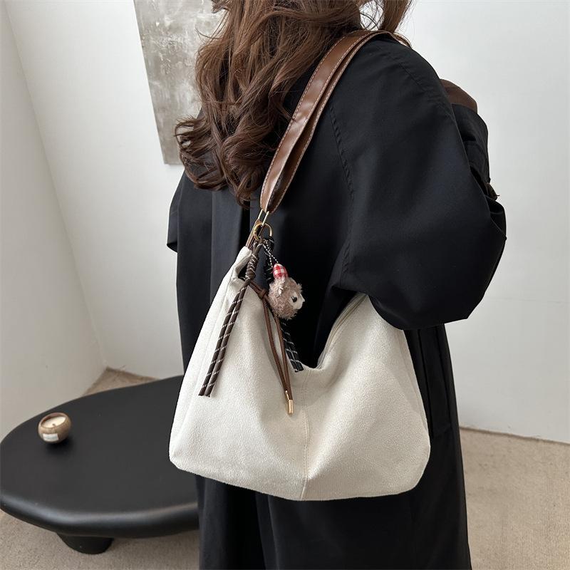 Retro Bag Female Tote Bag Large Capacity Autumn and Winter Foreign Style Oblique Span 2025 New Leisure Work Commuter Bag