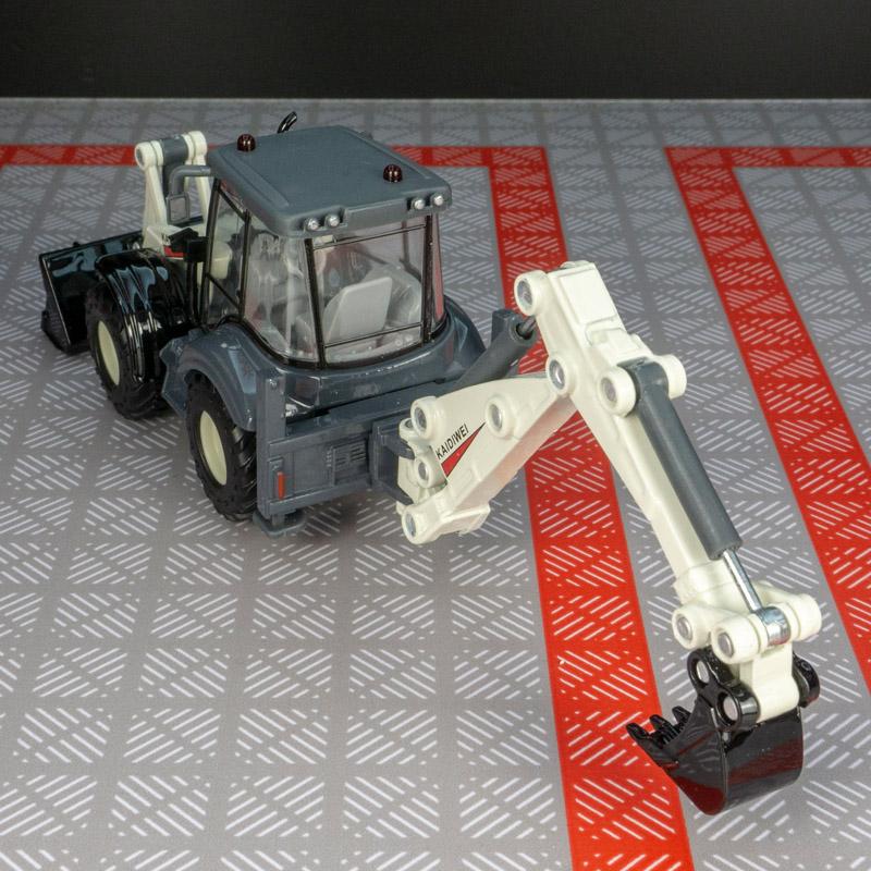1/50 Simulation Scale Alloy Engineering Vehicle Model Two-way Forklift Excavator Simulation Rich In Details, Finely Crafted