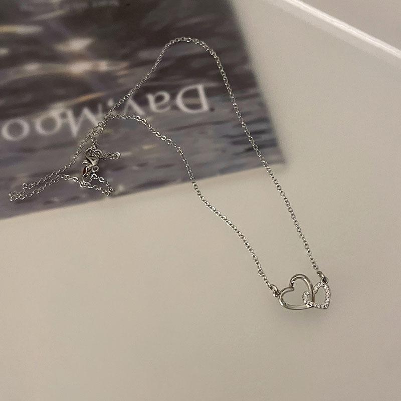 Wind interlocking size love necklace female, sweet diamond-encrusted love pendant collarbone chain for girlfriend and girlfriend
