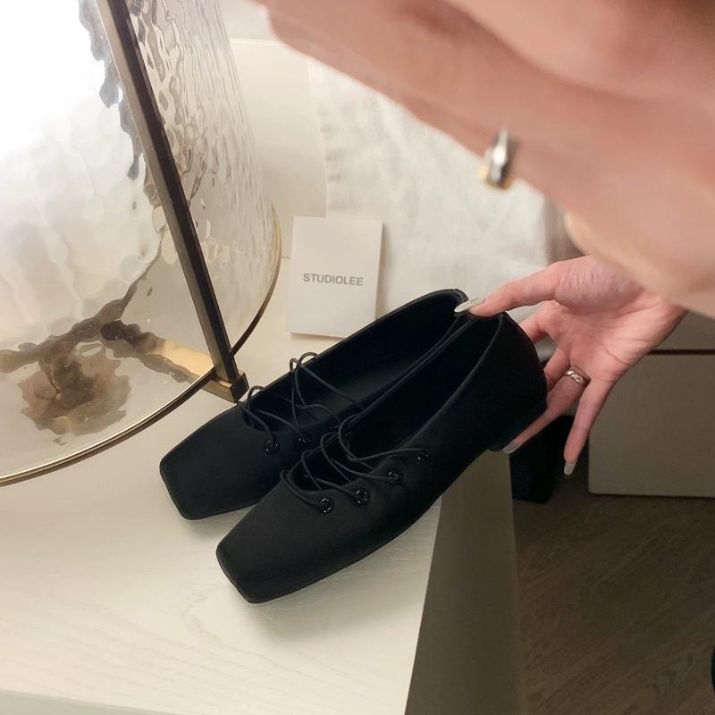 

~ Extravagant satin temperament square head cross strap ballet shoes women wear flat heels light mouth single shoes 35 чёрный