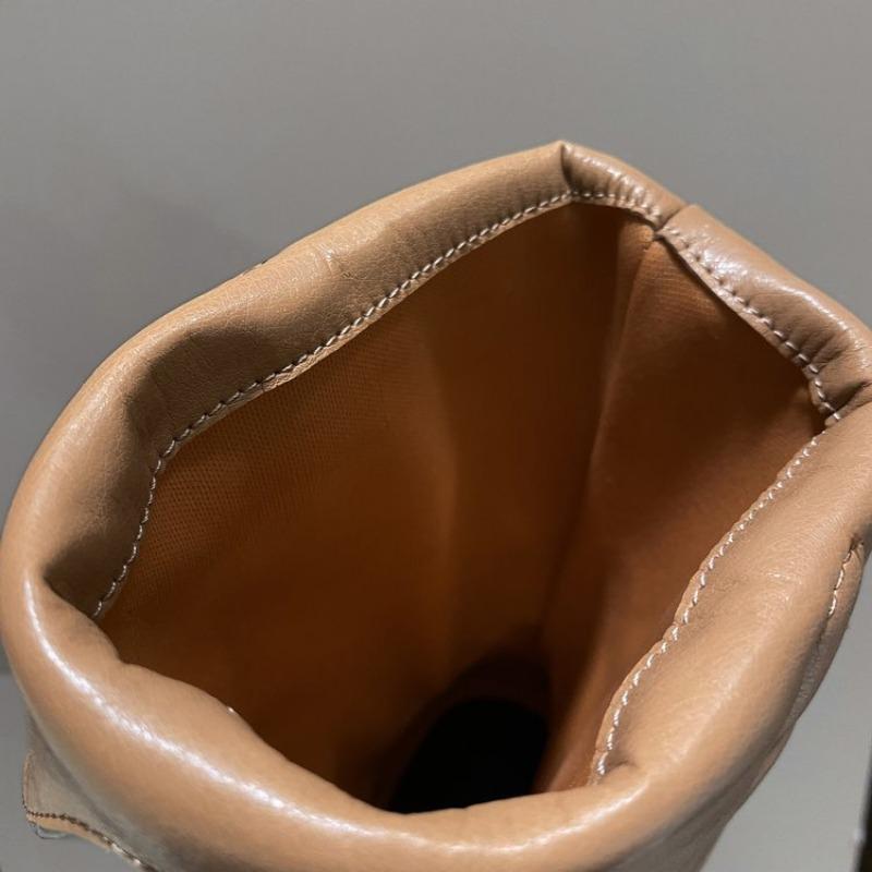 Bestickte Ritterstiefel im chinesischen Stil mit mittelhohem Schaft, dicken Absätzen und spitzen Ärmeln