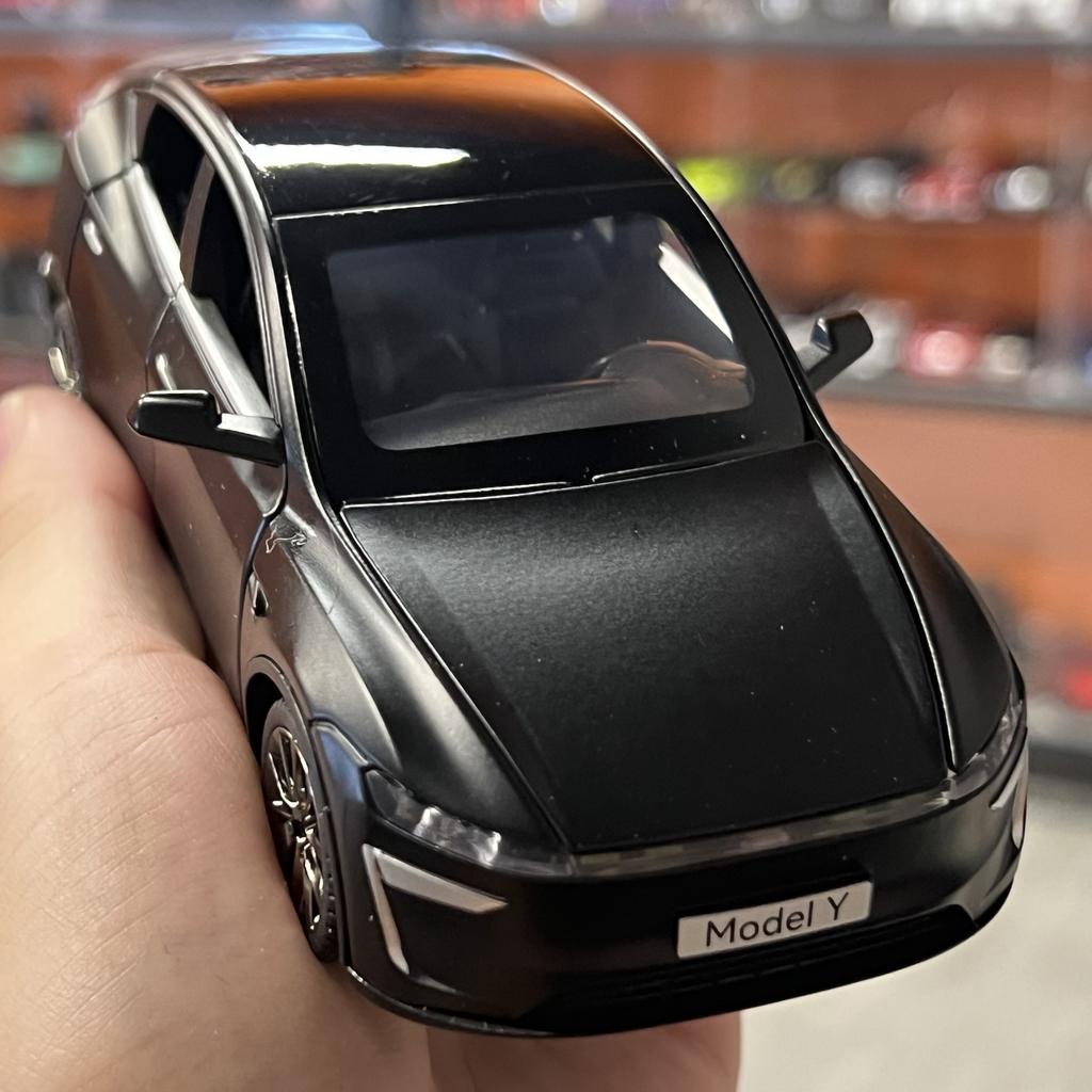 New 1:32 Model Y Electric SUV Alloy Car Model Diecast Metal Toy Off-road Vehicles Car Model Sound And Light Kids Gifts With Boys