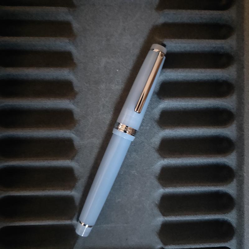 Jinhao 82 Fountain Pen - Fresh Style Portable Pocket Pen with Converter for Business, Office, and Travel.