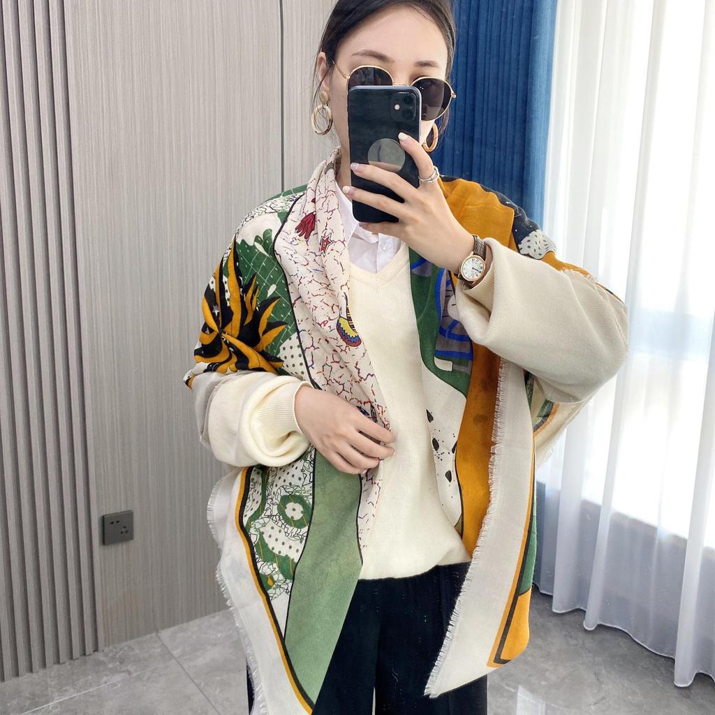 Eșarfă pătrată cu imprimeu litere, modă primăvară/vară: Guler moale, confortabil și șal de călătorie elegant