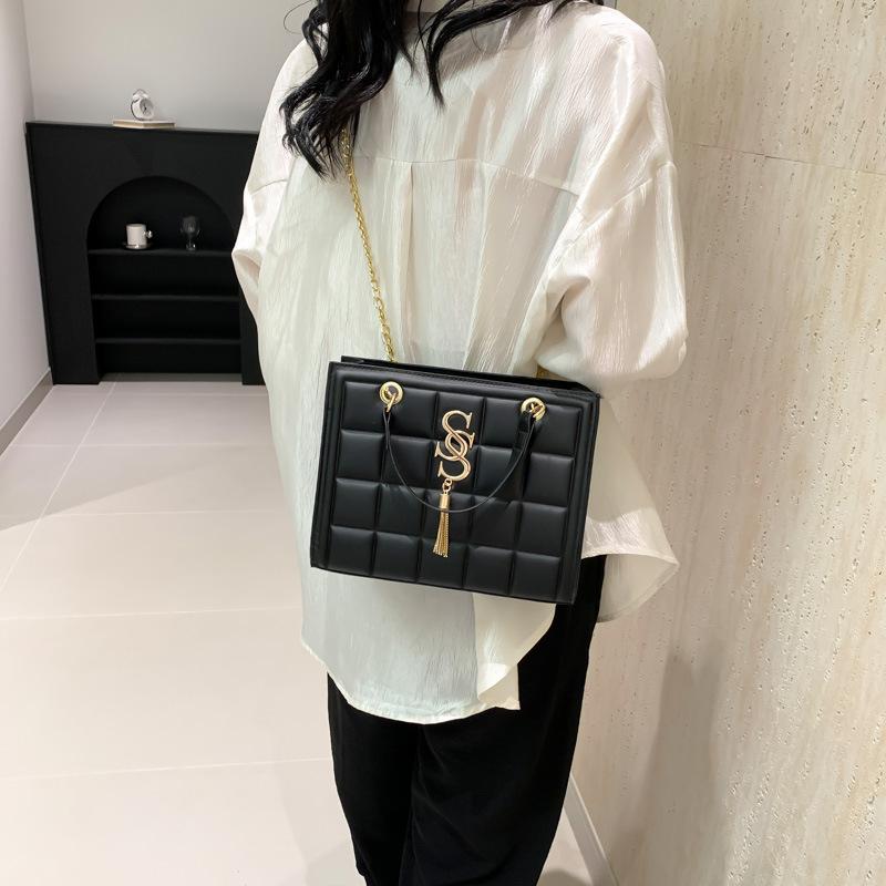 Geantă de textură cu indentare în carouri, nouă la modă și la modă, casual, cu un singur umăr, geantă crossbody, la modă, simplă, cu lanț, mică, pătrată